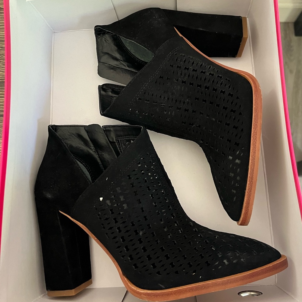 Vince Camuto Lorva